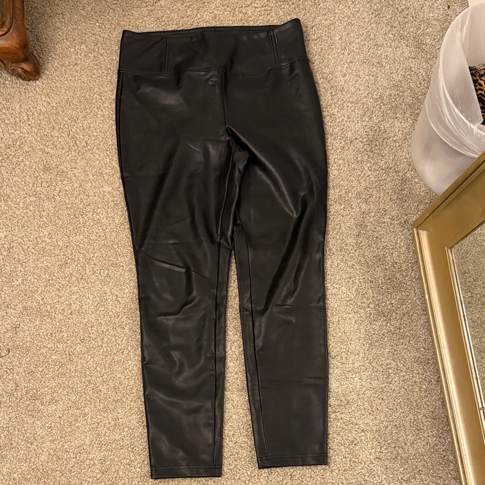Laundry By Shelli Segal Black Faux Leather Pants